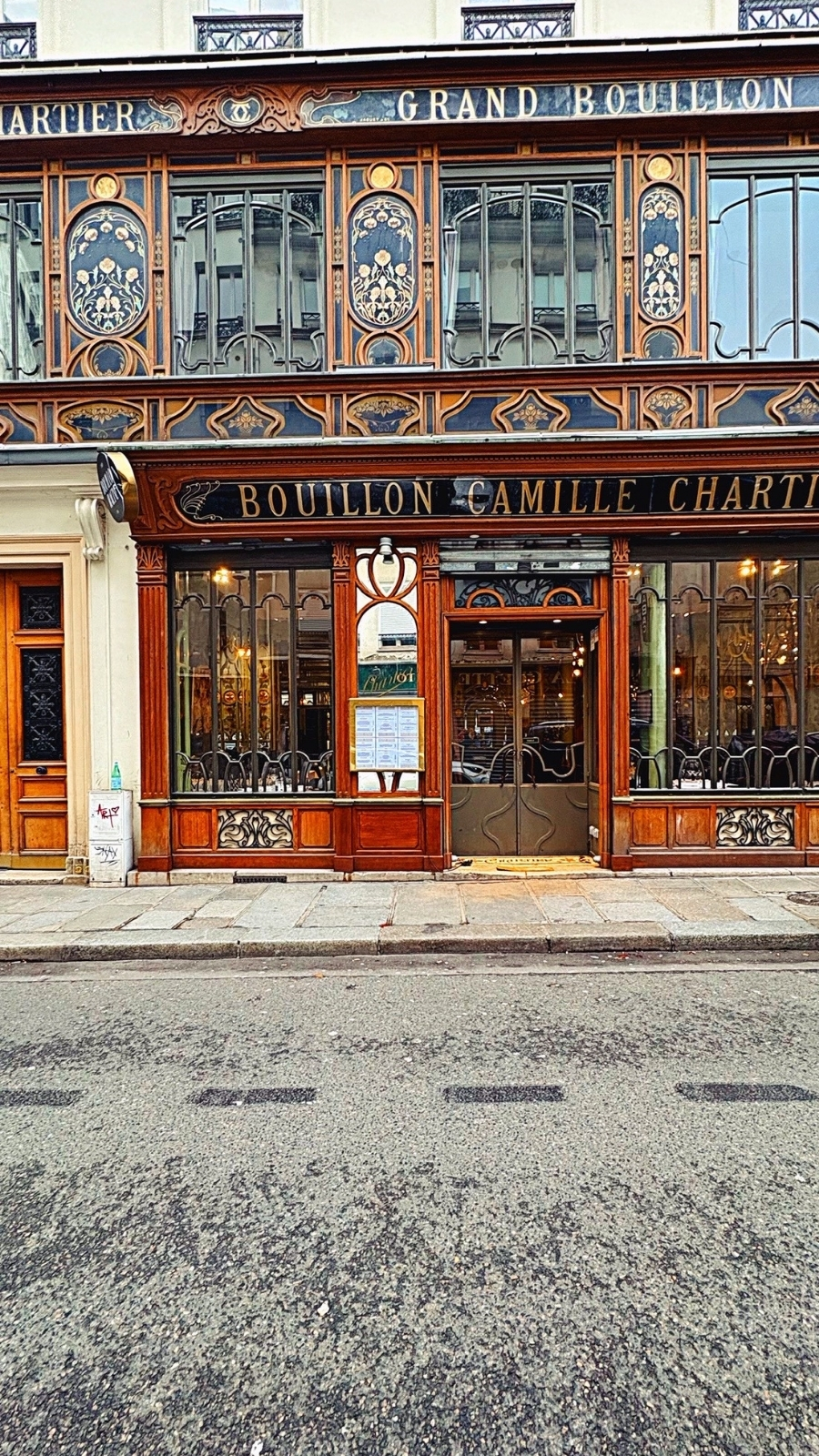 Bouillon Racine, Paris: An Art Nouveau Masterpiece - beautiful restaurants in paris for a date