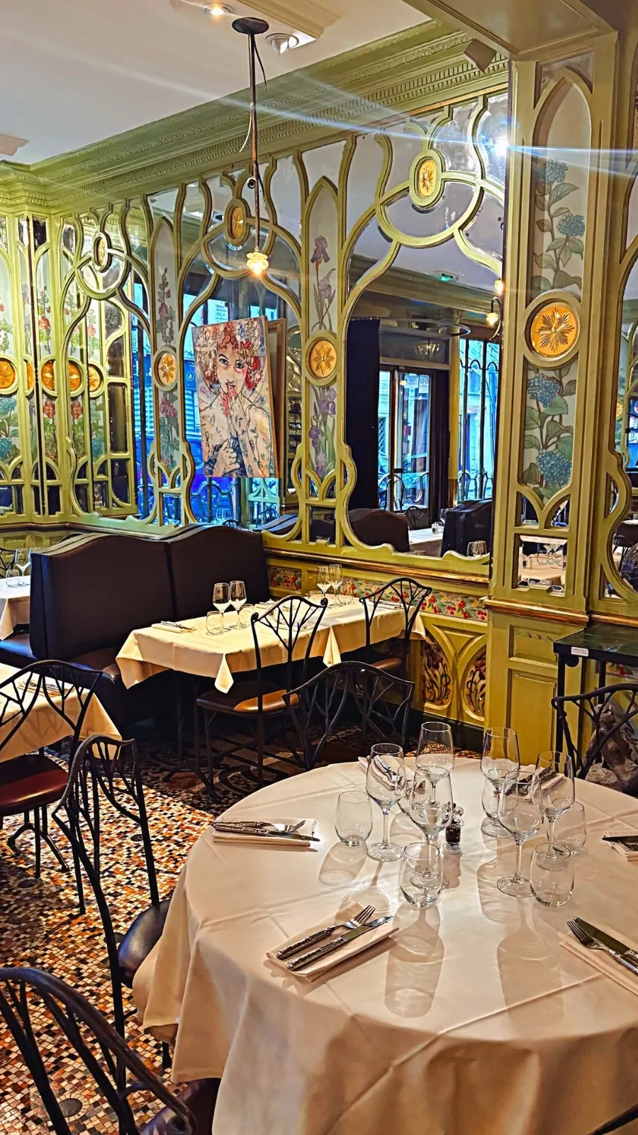 Bouillon Racine, Paris: An Art Nouveau Masterpiece - beautiful restaurants in paris for a date