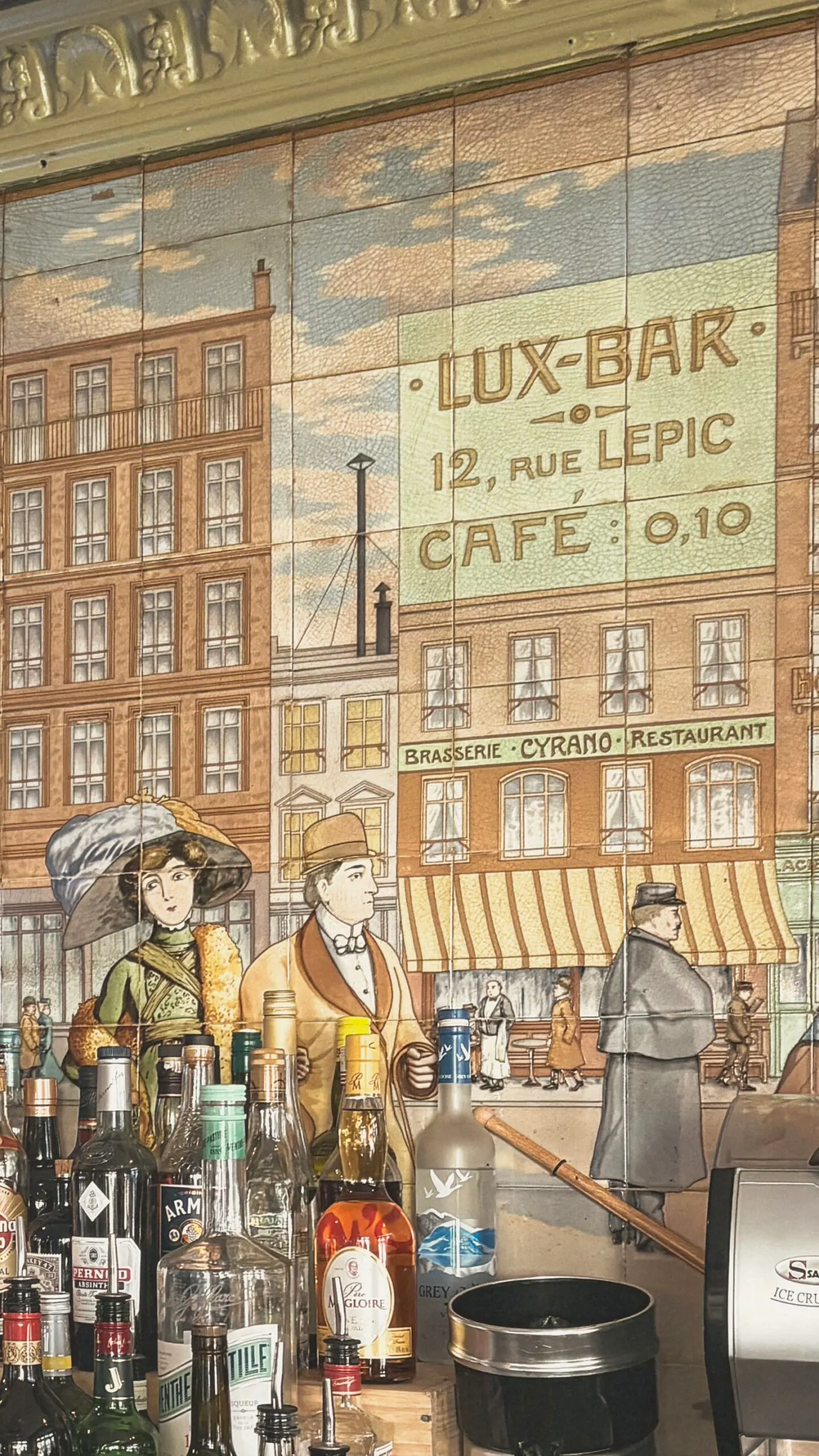 most beautiful cafes in paris montmartre lux bar - historic cafes in paris travel guide - art nouveau in paris - belle epoque places in paris bucket list 