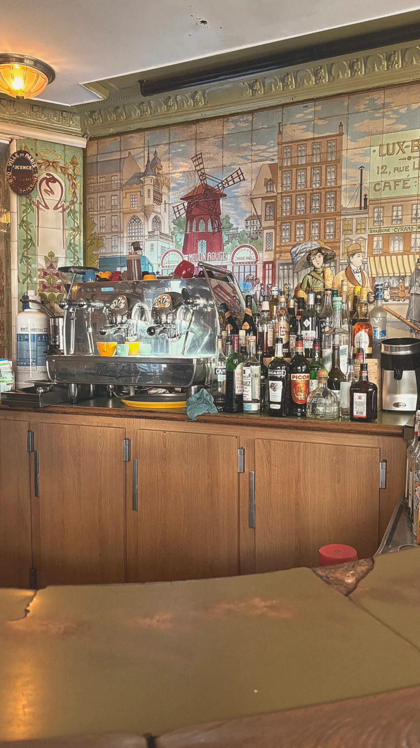 most beautiful cafes in paris montmartre lux bar - historic cafes in paris travel guide - art nouveau in paris - belle epoque places in paris bucket list 