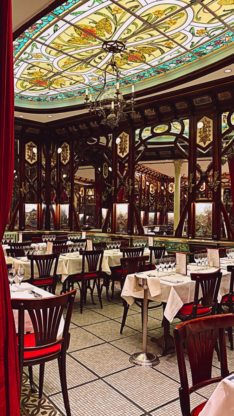 Brasserie Vagenende, Paris: A Luxe Art Nouveau Restaurant review photos - belle epoque restaurants chartier paris travel guide saint germain des pres