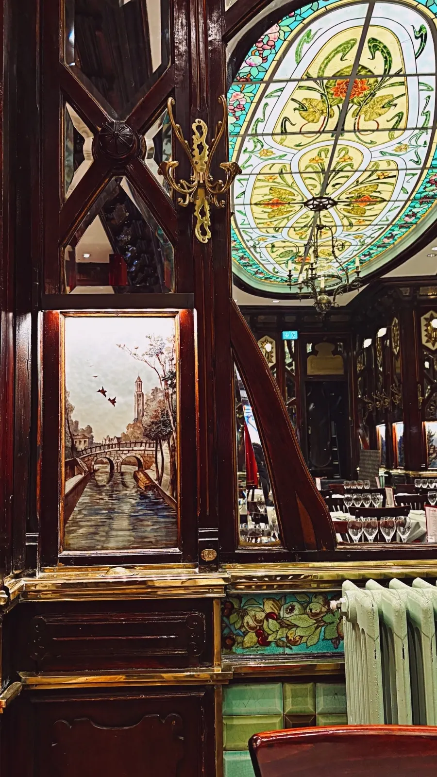 Brasserie Vagenende, Paris: A Luxe Art Nouveau Restaurant review photos - belle epoque restaurants chartier paris travel guide saint germain des pres