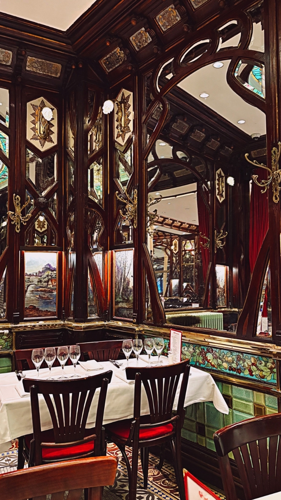 Brasserie Vagenende, Paris: A Luxe Art Nouveau Restaurant review photos - belle epoque restaurants chartier paris travel guide saint germain des pres