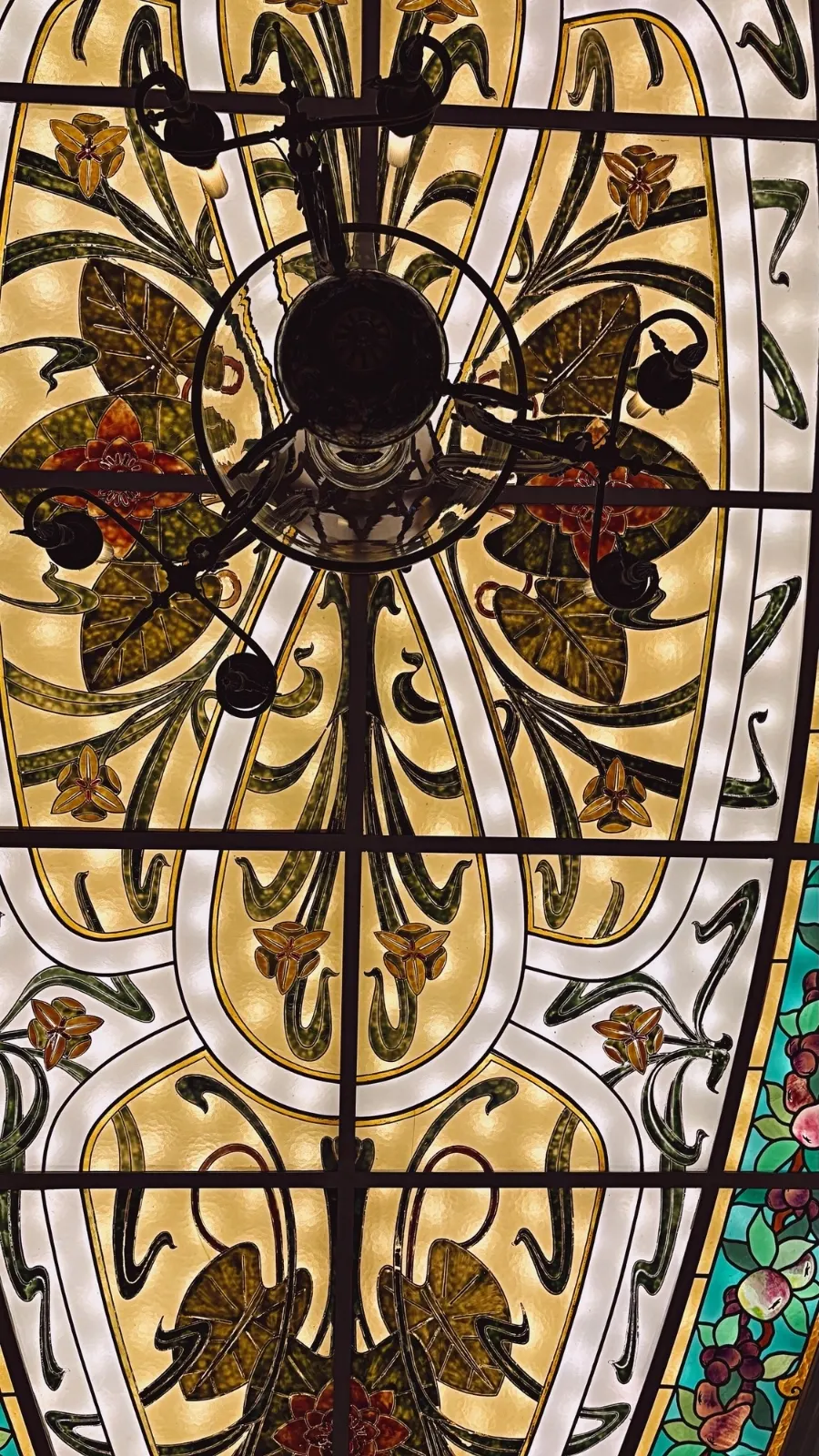 Brasserie Vagenende, Paris: A Luxe Art Nouveau Restaurant review photos - belle epoque restaurants chartier paris travel guide saint germain des pres