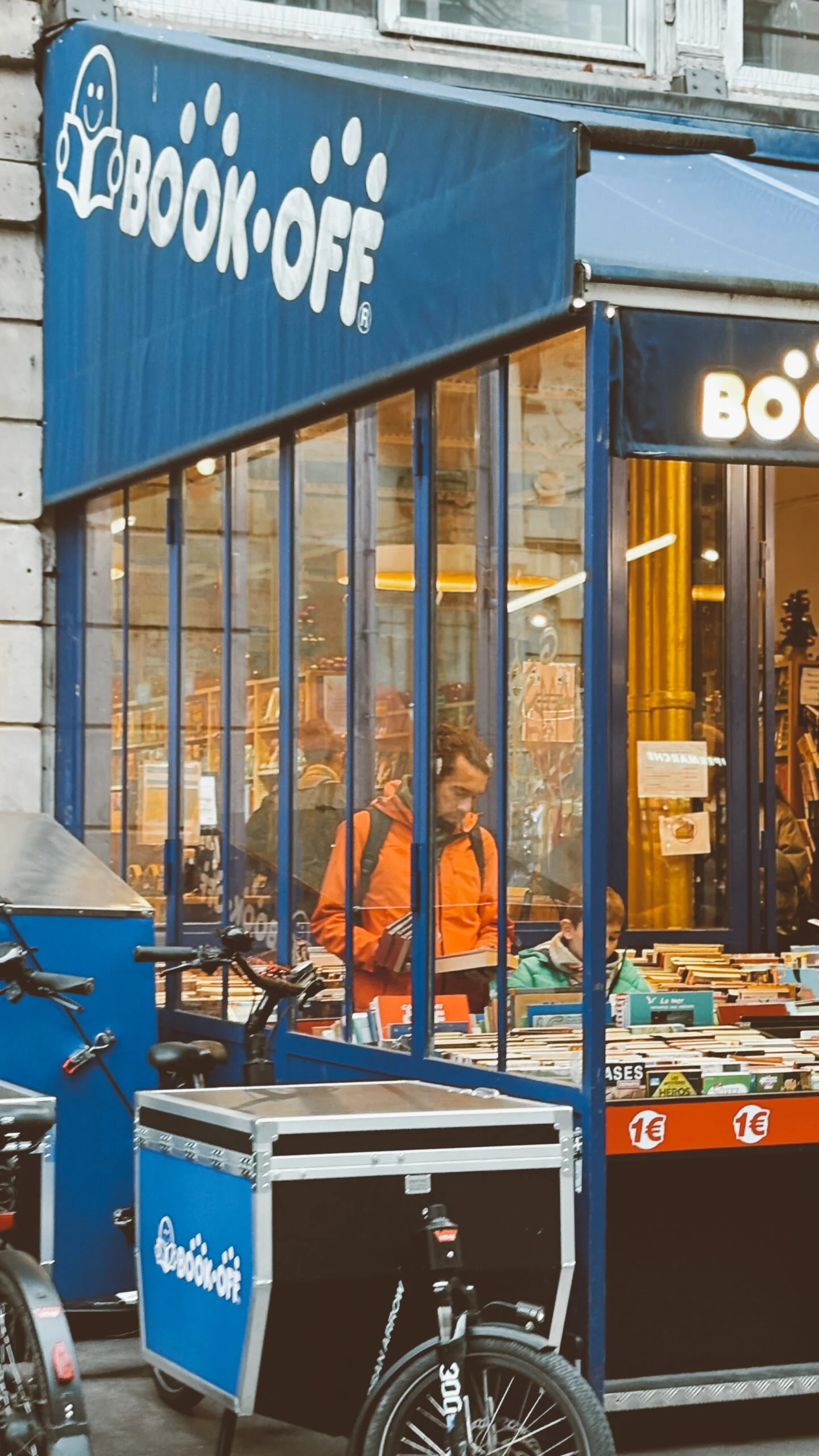 best second hand bookstores in paris book off châtelet photos review - where to buy used books in paris near rue de rivoli - paris travel guide shopping bucket list