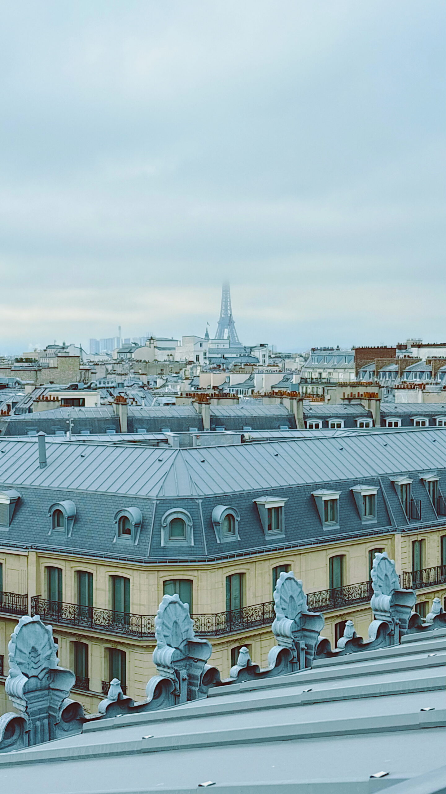 historical sites in paris printemps haussmann photos visit - art deco stairs - most beautiful places in paris landmarks shopping guide - best department stores in paris free viewpoints