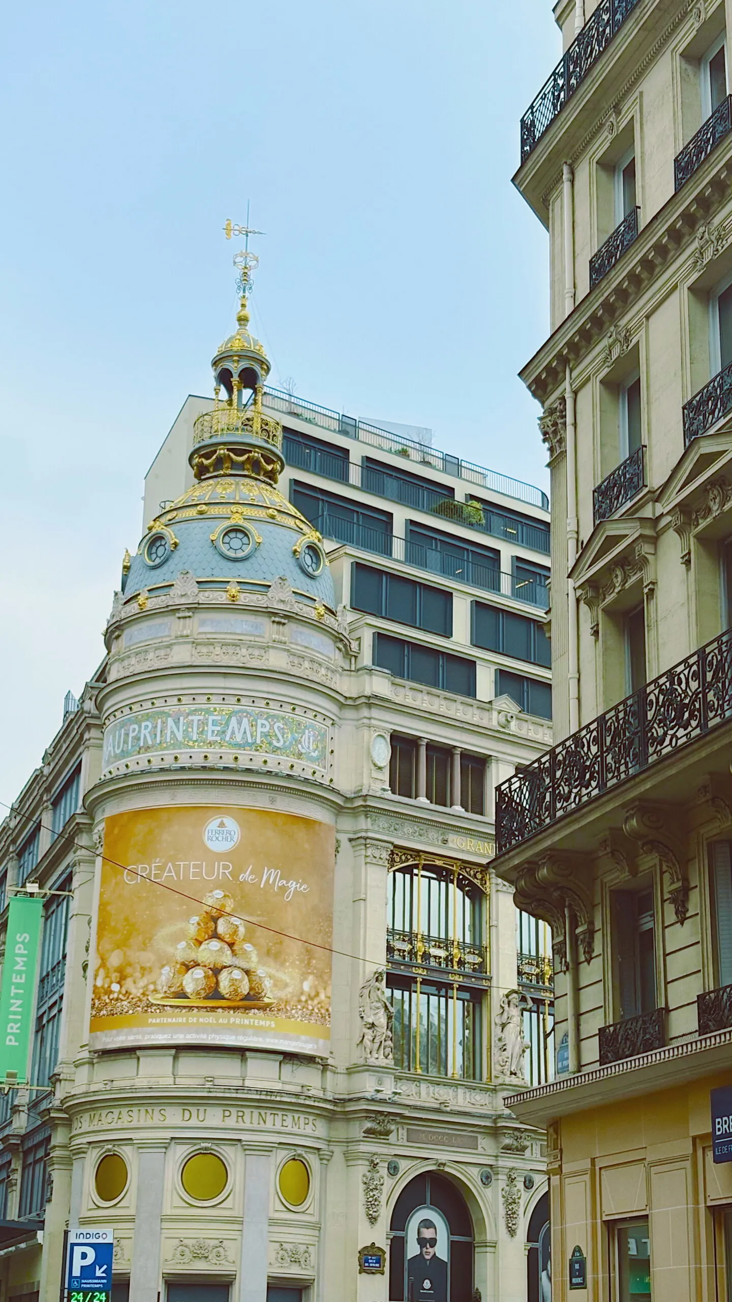 historical sites in paris printemps haussmann photos visit - art deco stairs - most beautiful places in paris landmarks shopping guide - best department stores in paris free viewpoints