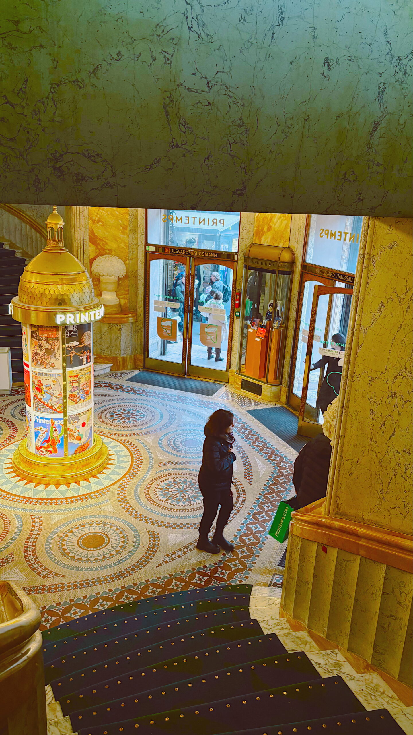 historical sites in paris printemps haussmann photos visit - art deco stairs - most beautiful places in paris landmarks shopping guide - best department stores in paris free viewpoints