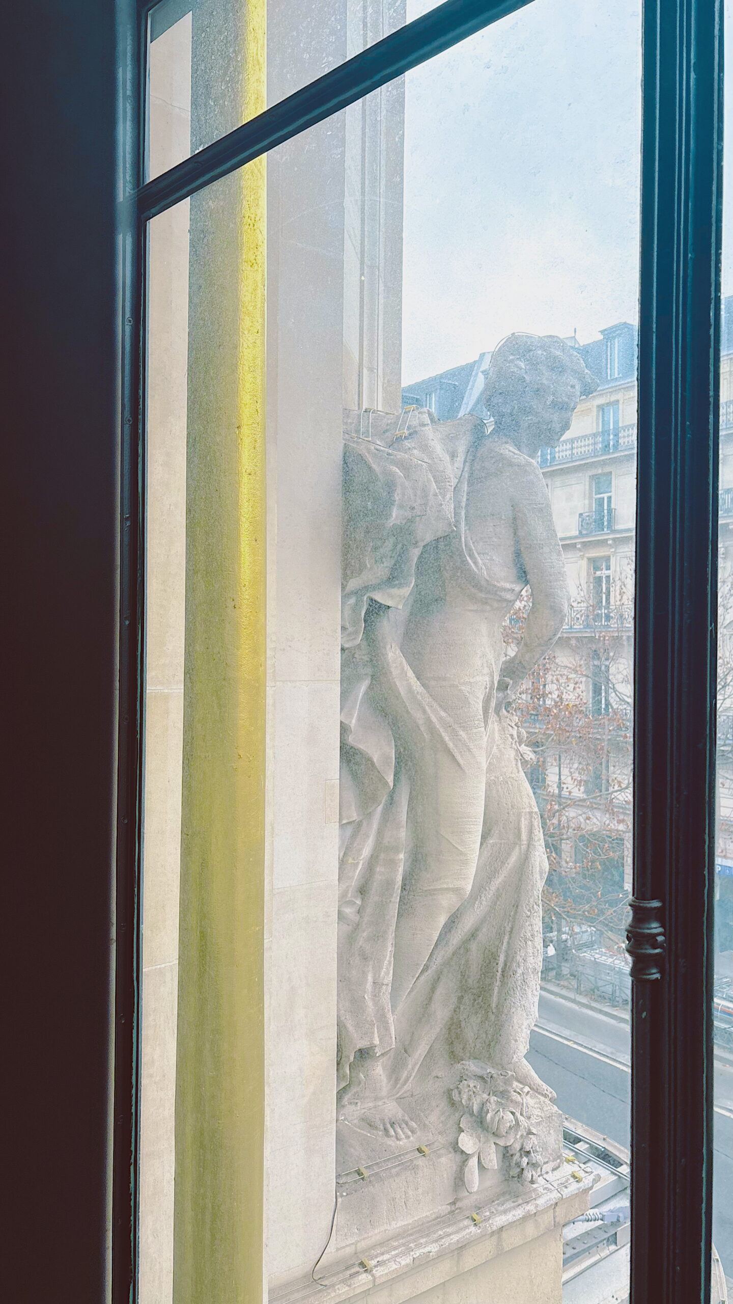 historical sites in paris printemps haussmann photos visit - art deco stairs - most beautiful places in paris landmarks shopping guide - best department stores in paris free viewpoints