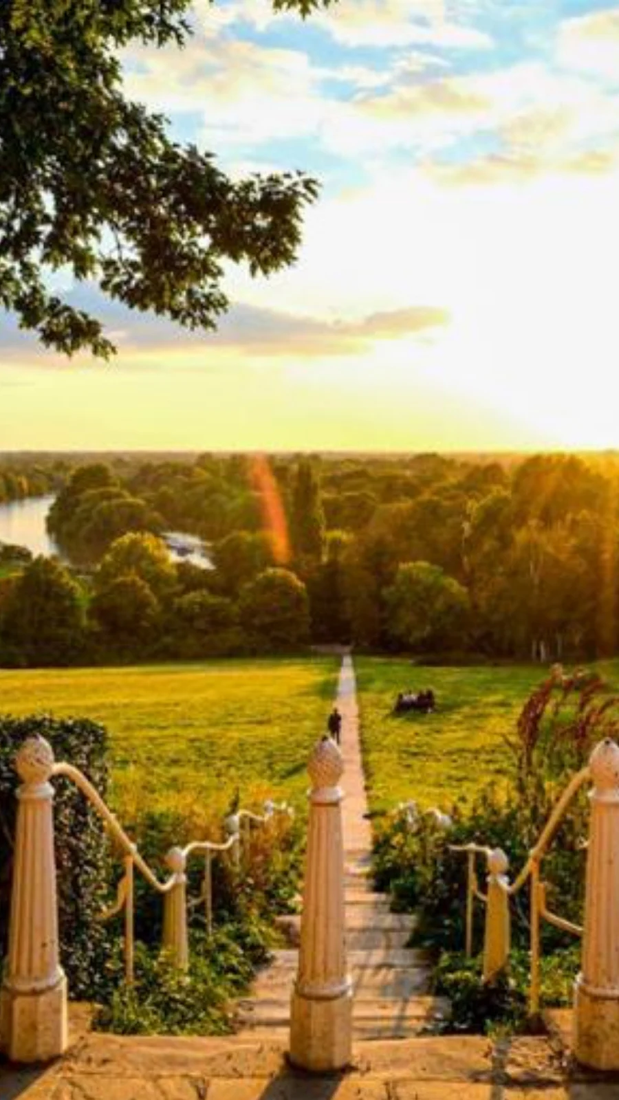 Sunset in London: Richmond Hill, West London