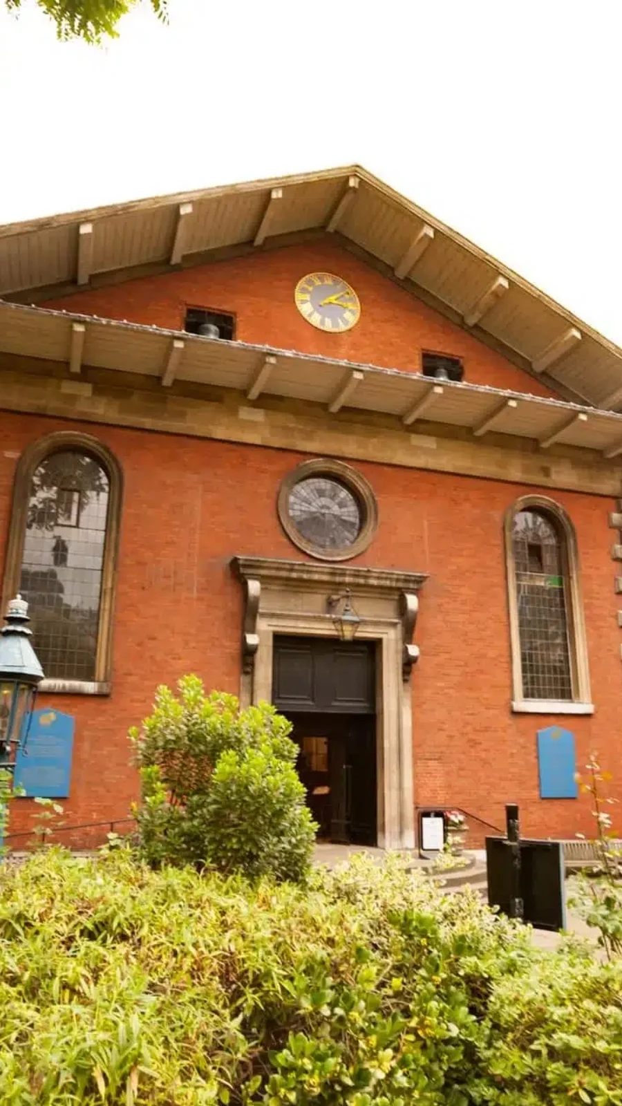 Secret Things to Do on London's Northern Line: St Paul's Church and Covent Garden Piazza