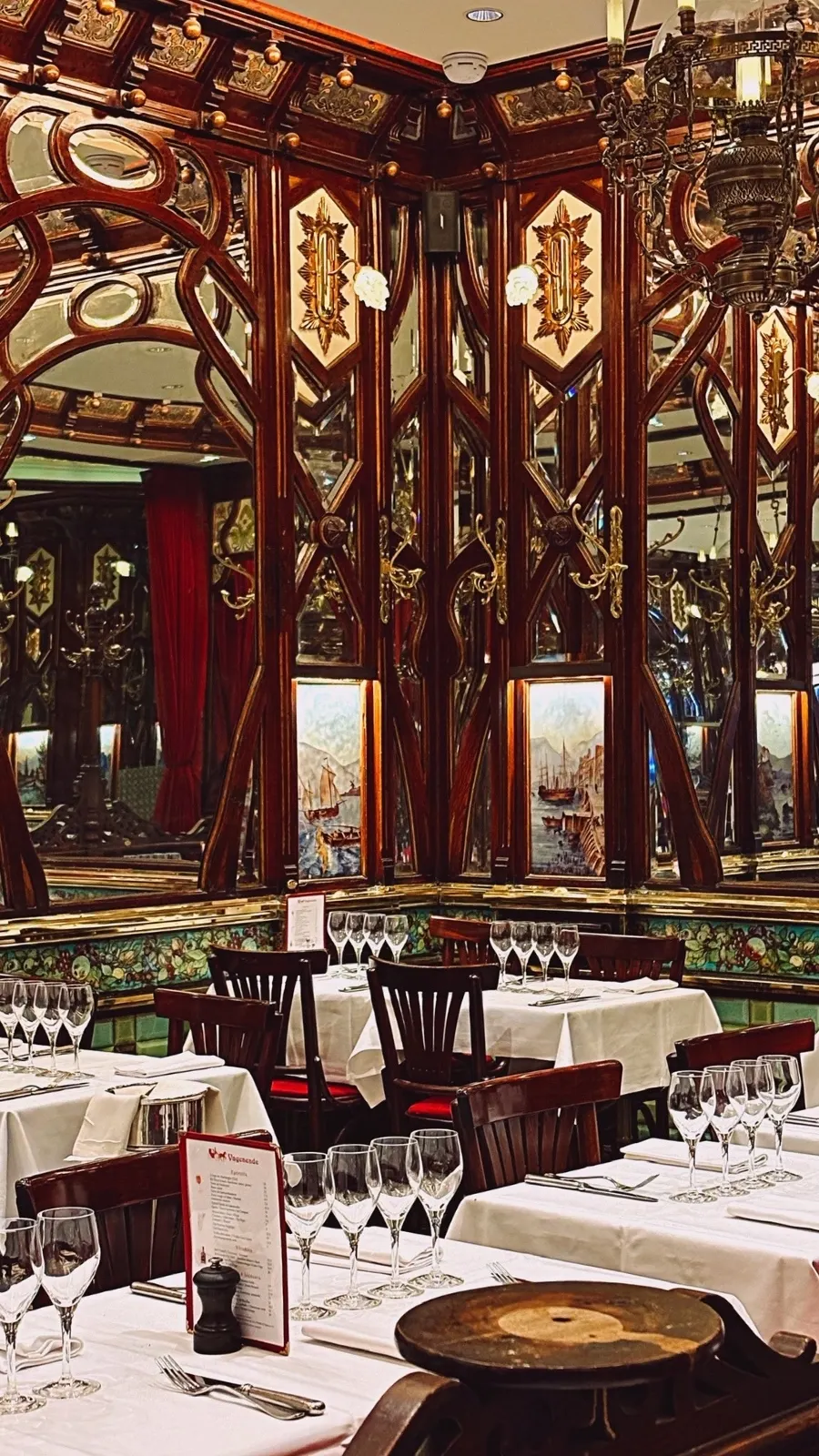 Belle Epoque in Paris: Brasserie Vagenende