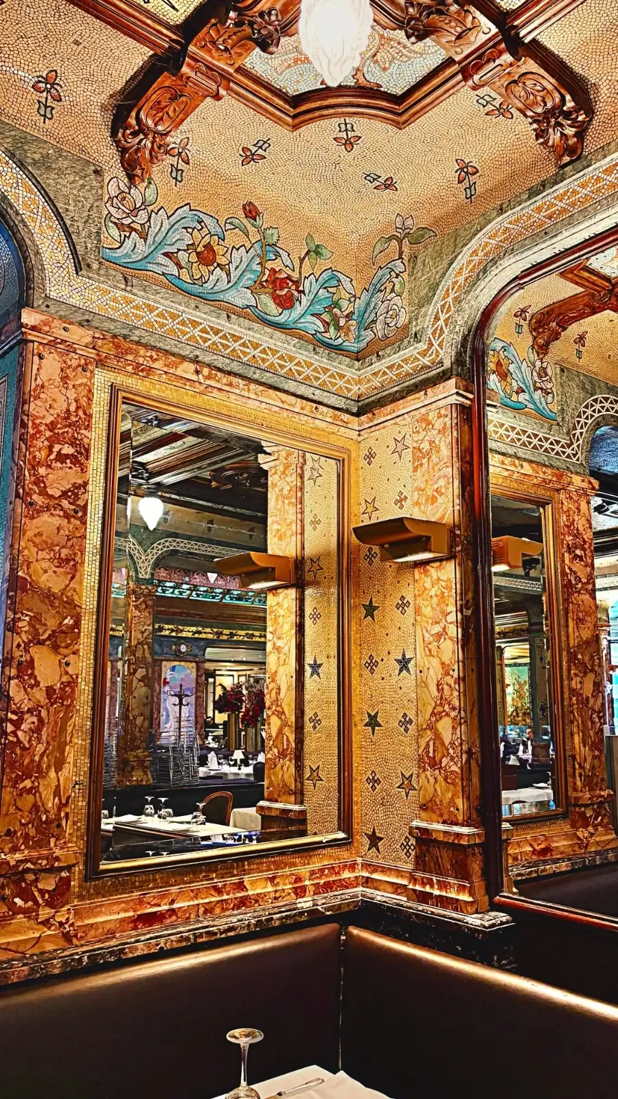 Belle Epoque in Paris: Brasserie Mollard