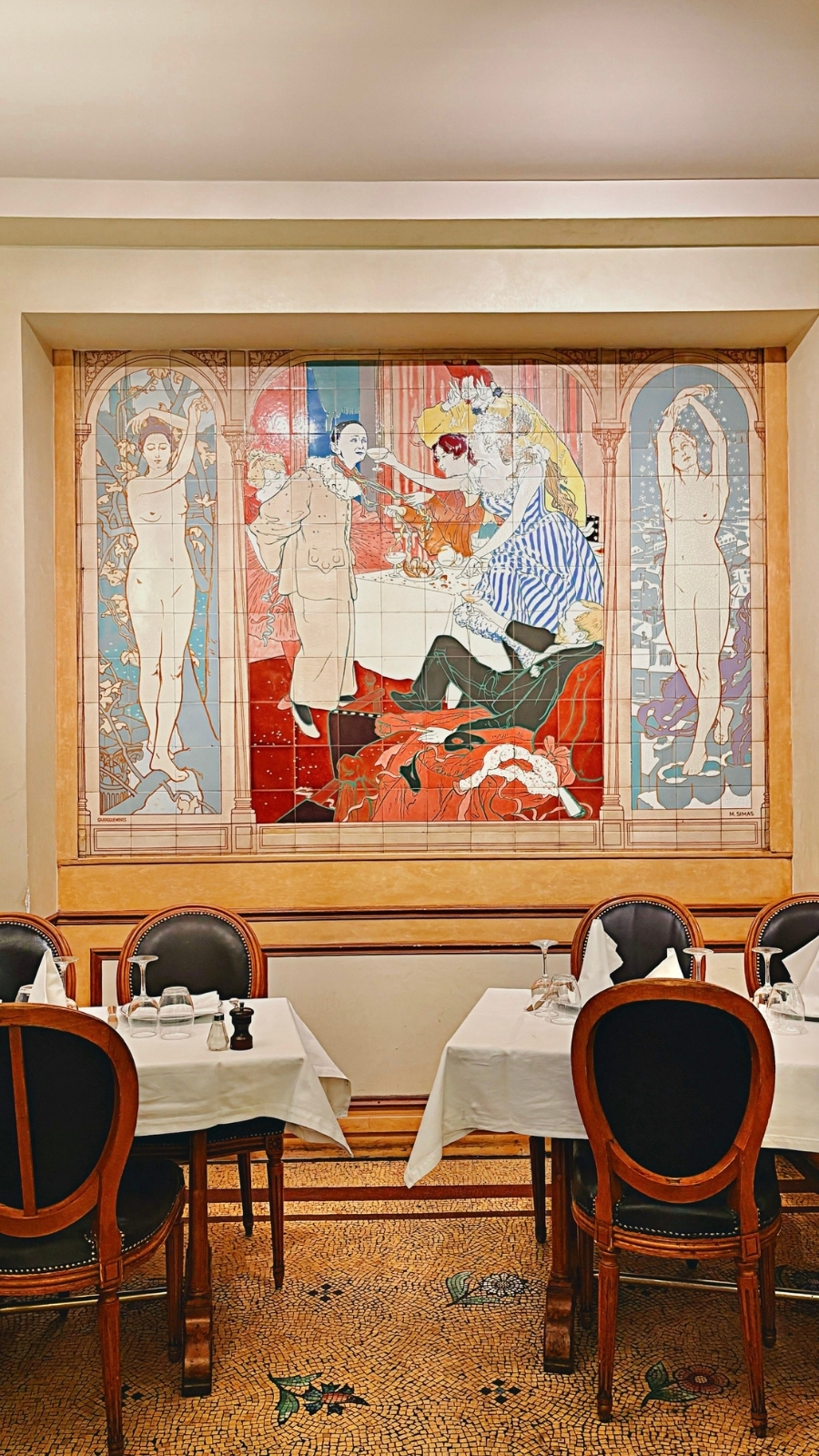 Brasserie Mollard, Paris: Luxurious Belle Epoque Restaurant photos review - most beautiful restaurants in paris art nouveau places mosaics