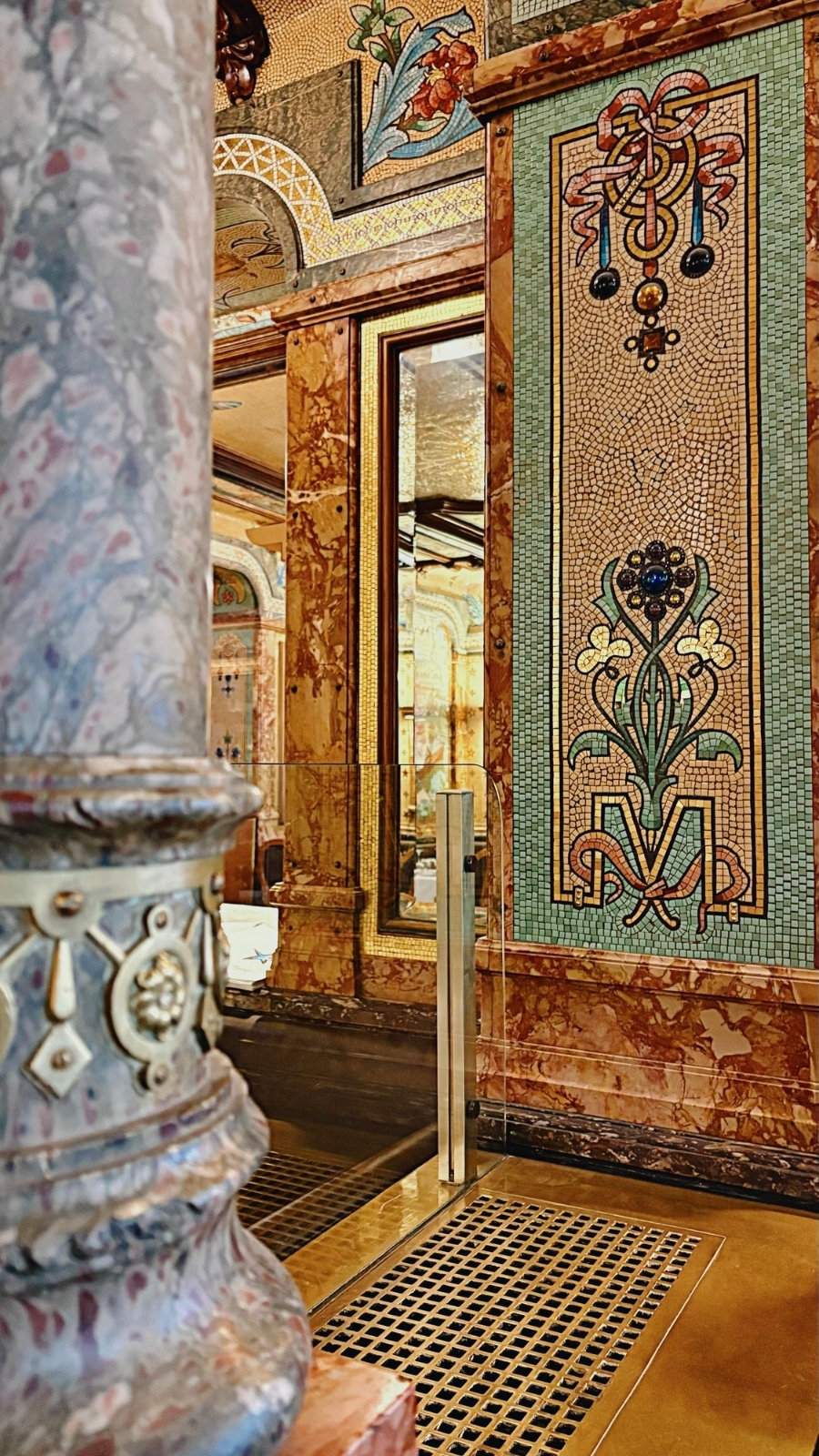 Brasserie Mollard, Paris: Luxurious Belle Epoque Restaurant photos review - most beautiful restaurants in paris art nouveau places mosaics