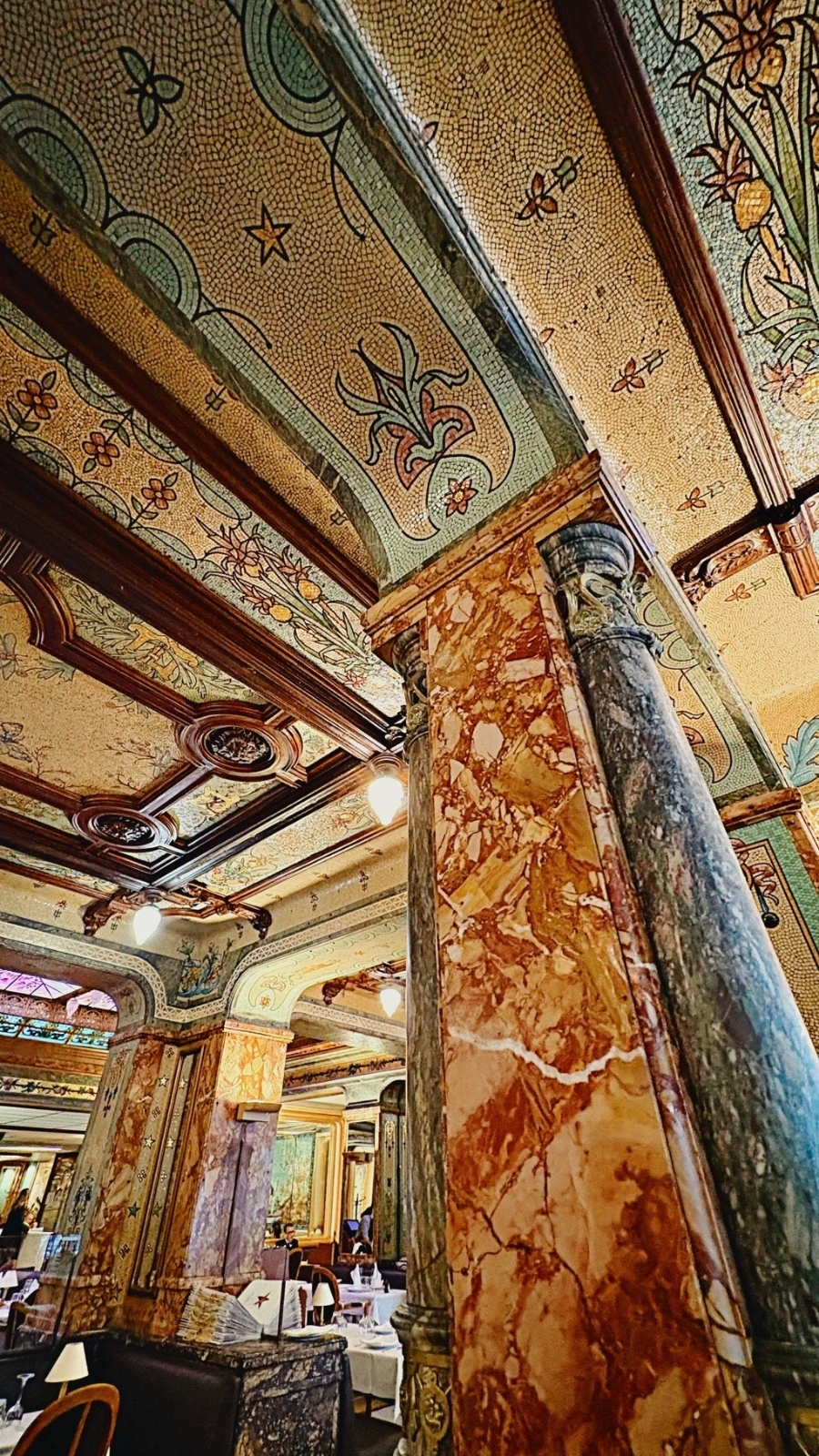 Brasserie Mollard, Paris: Luxurious Belle Epoque Restaurant photos review - most beautiful restaurants in paris art nouveau places