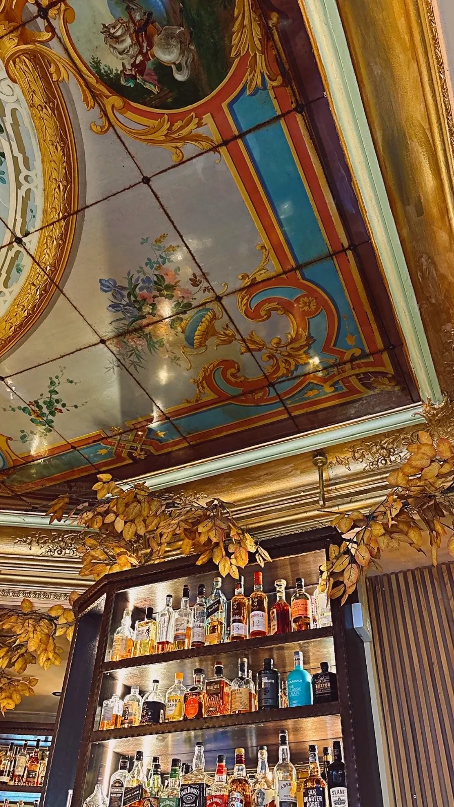 Visiting Cafe Quai 33, Paris and Its Historic Mosaic - old cafes in paris belle epoque restaurants - best brasseries in paris