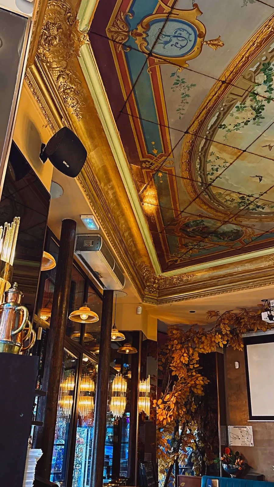 Visiting Cafe Quai 33, Paris and Its Historic Mosaic - old cafes in paris belle epoque restaurants - best brasseries in paris