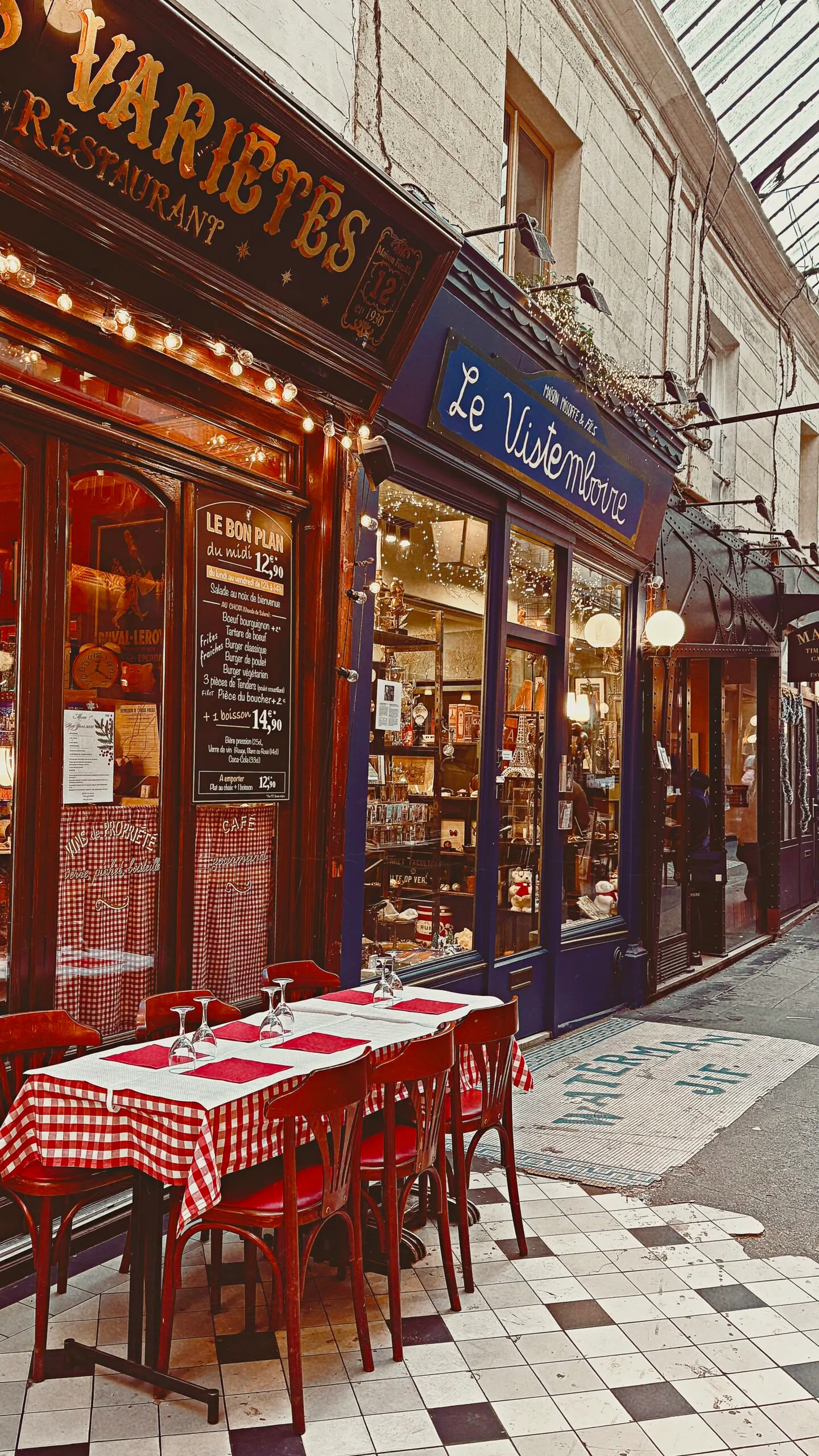 old places in paris passage des panoramas photos history - historical sites in paris travel guide hidden gems - free things to do in paris shopping guide