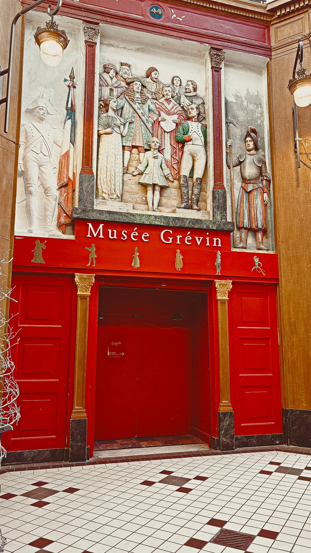 historic old places in paris passage jouffroy grands boulevards photos review history - most beautiful places in paris off the beaten path travel guide bucket list - covered passages in paris musee grevin