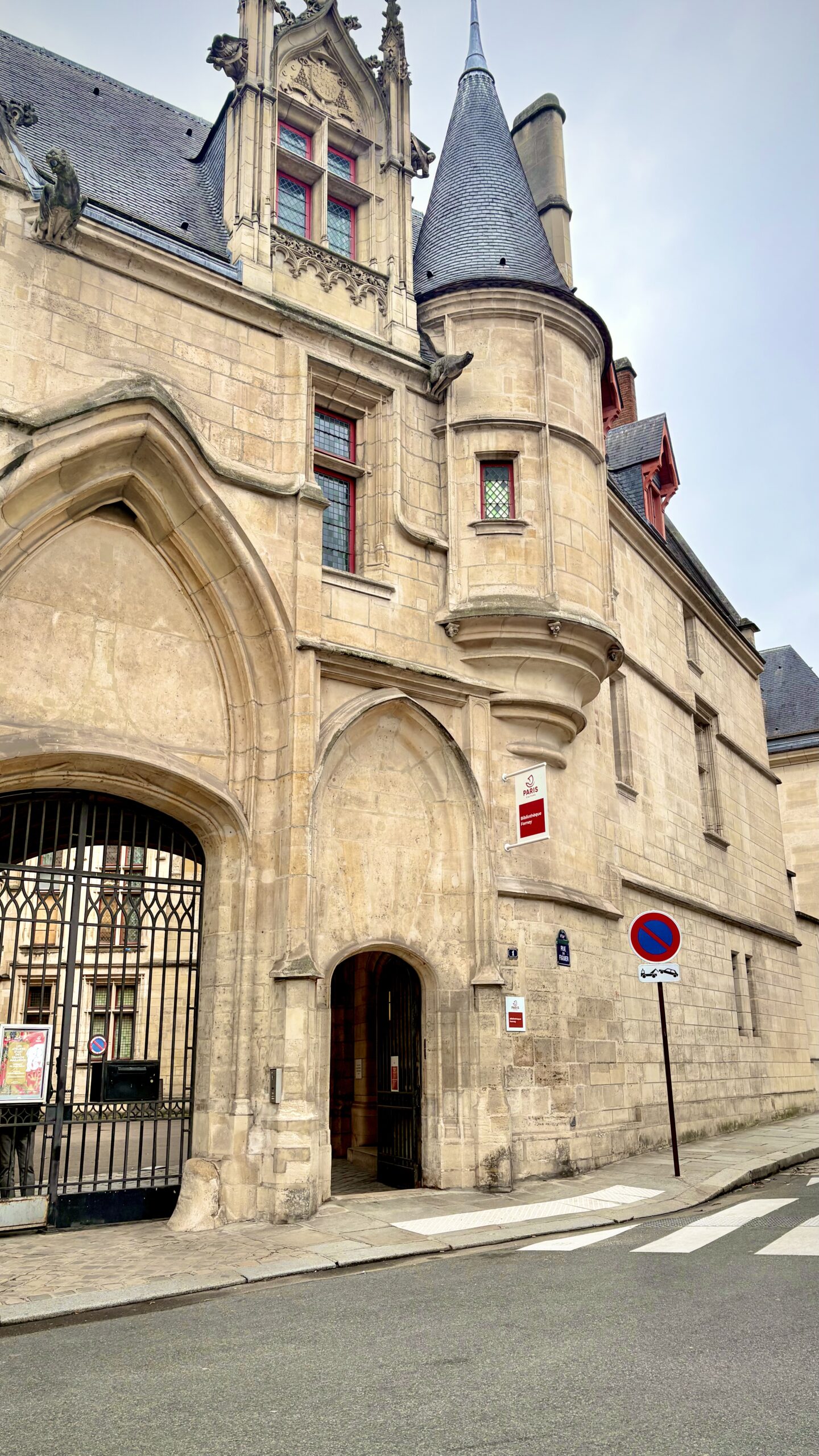 Secret Historical Sites in Paris: Bibliothèque Forney (Hôtel de Sens)
