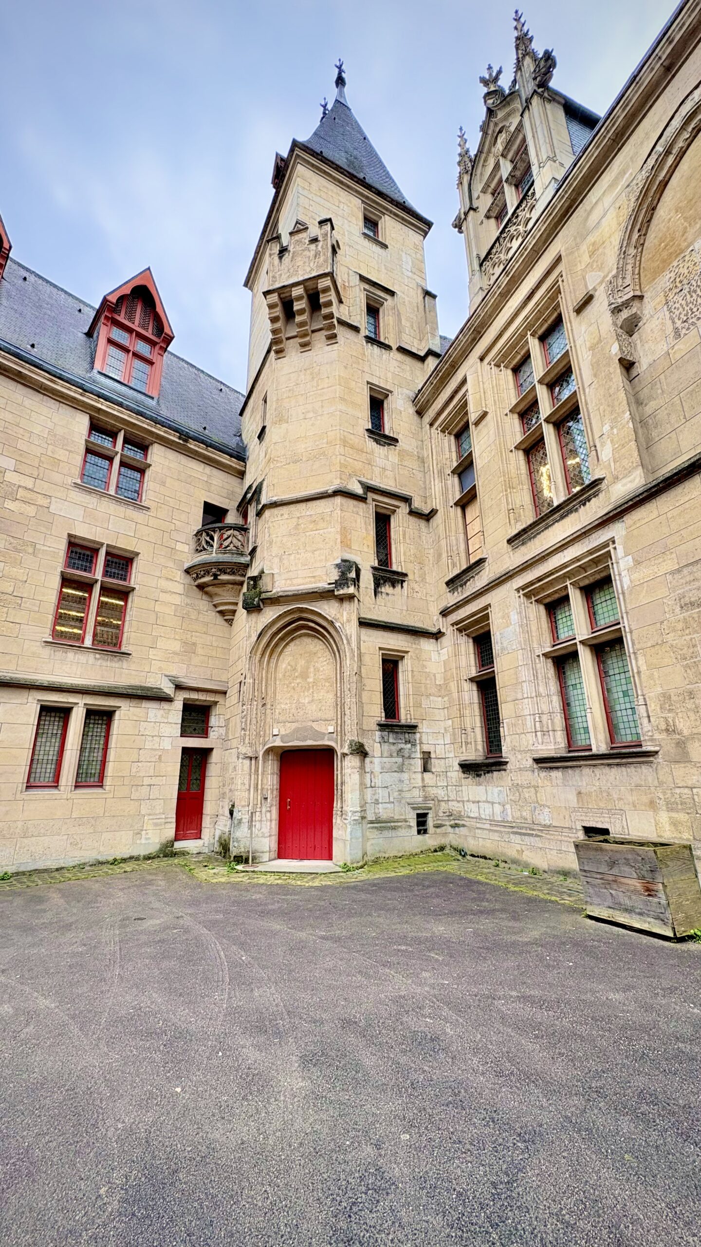 Secret Historical Sites in Paris: Bibliothèque Forney (Hôtel de Sens)