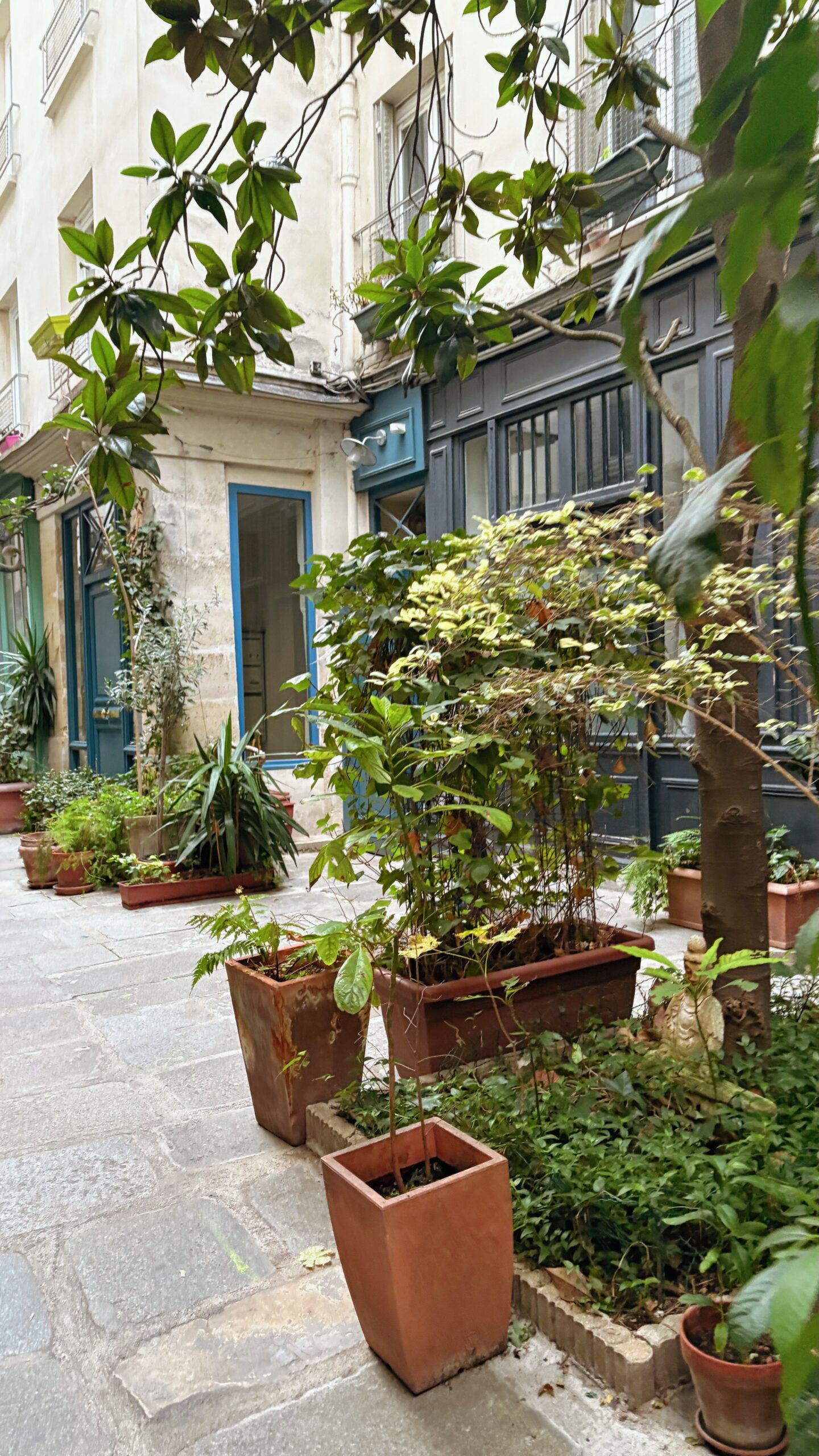 secret alleys in paris passage de l'ancre photos review - hidden villages in paris travel guide bucket list - best things to do in the spring in paris off the beaten path - colorful places in paris