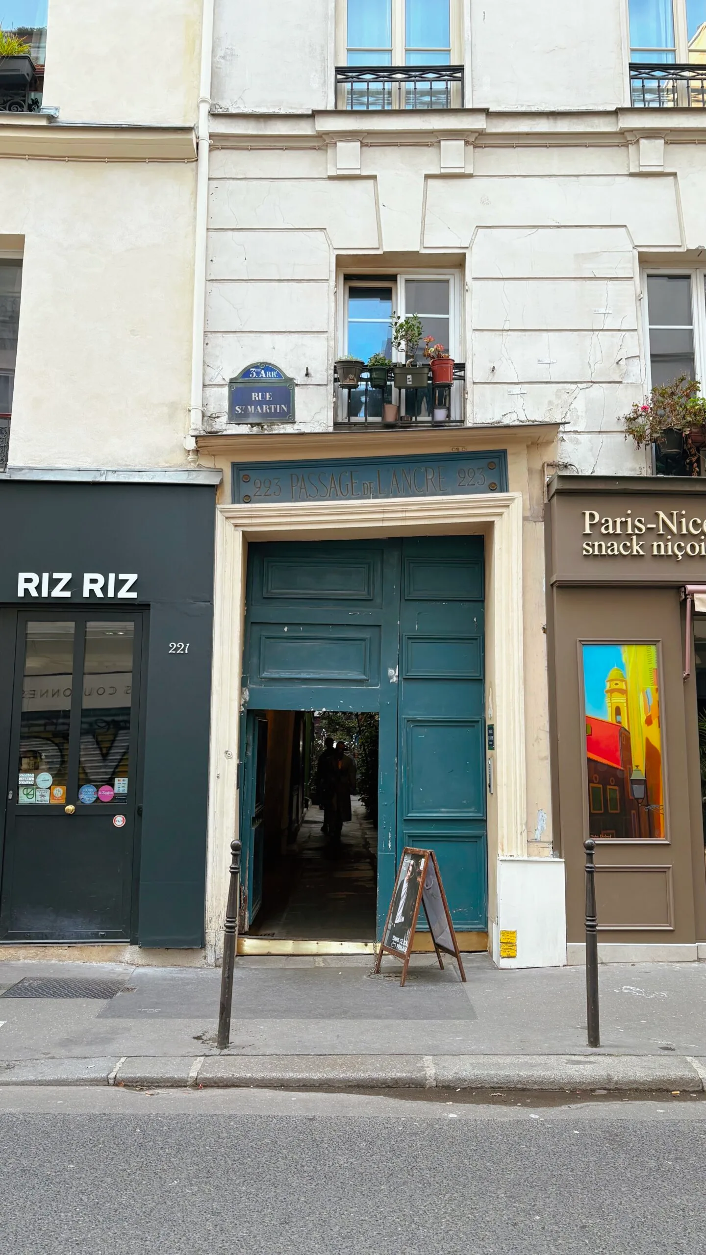 secret alleys in paris passage de l'ancre photos review - hidden villages in paris travel guide bucket list - best things to do in the spring in paris off the beaten path - colorful places in paris