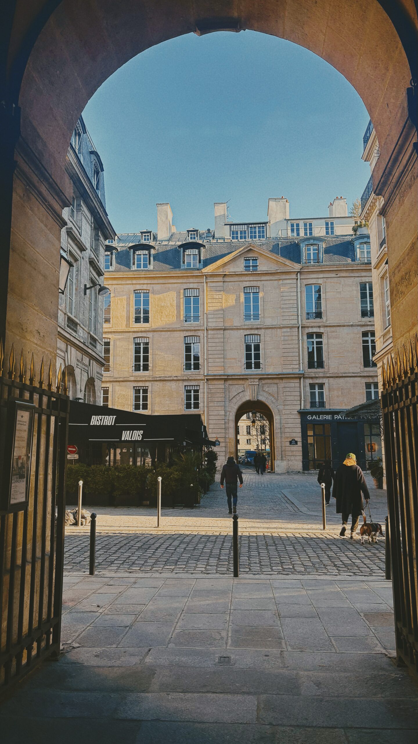 Things to Do in the 1st Arrondissement: Place de Valois